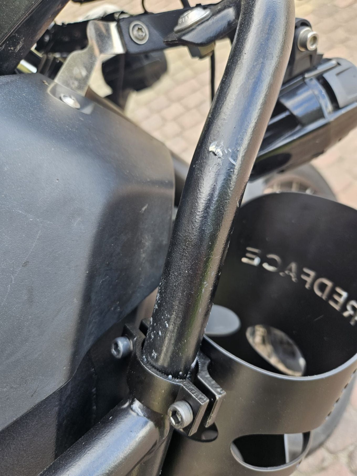 REDFACE ADV - Uchwyt motocyklowy na butelkę PET 1,5 L